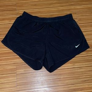 Big Kids'(Girls')Running Shorts
Nike Dri-FIT Tempo